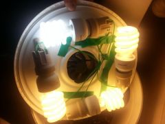 4X 23w CFL ou 6800 lumens