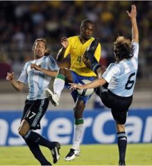 argentina-brasil-heinze-1.jpg