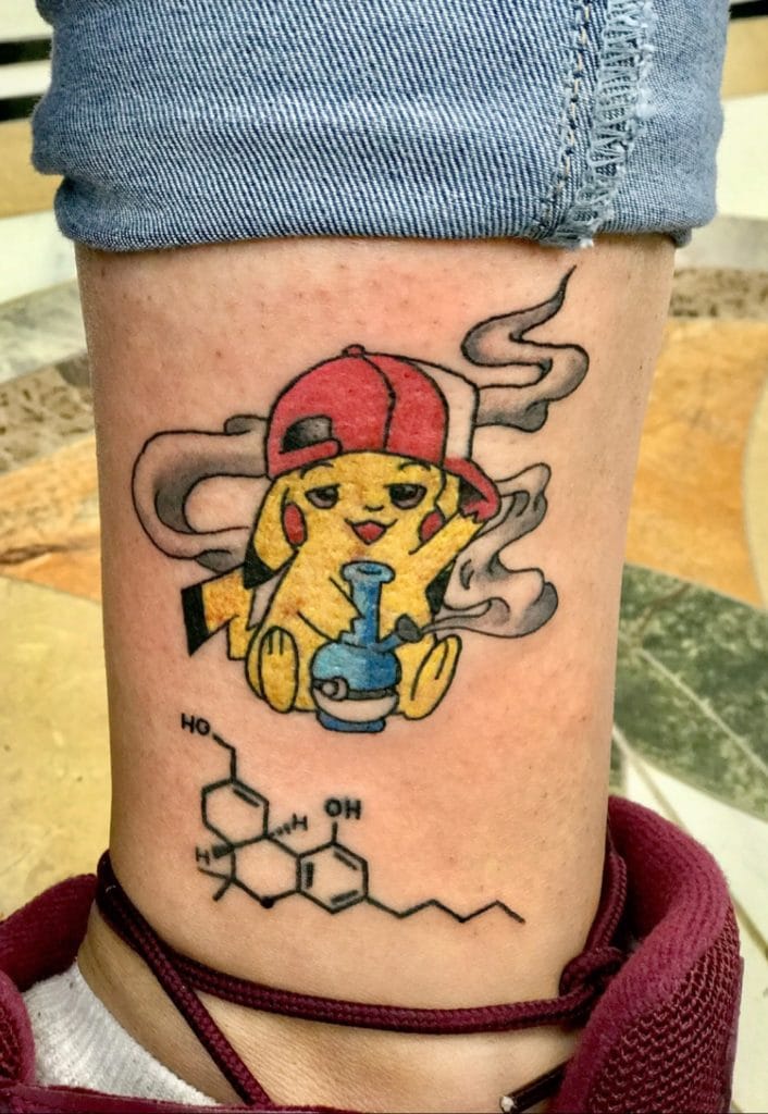 tatuagem de maconha pikachu