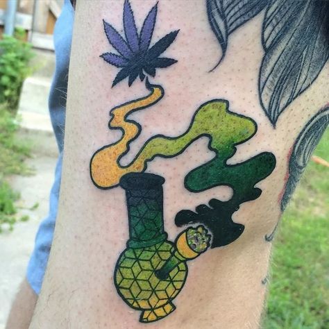 tatuagem de bong de maconha