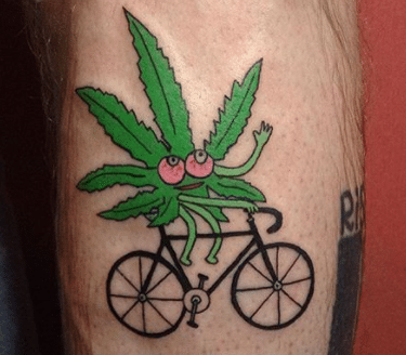 tatuagem de maconha masculina