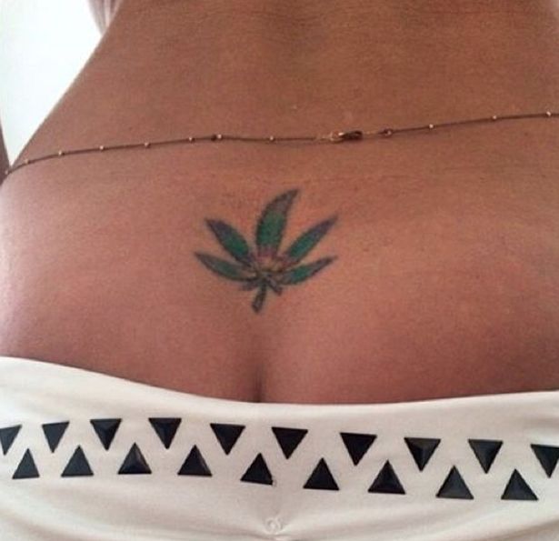 tatuagem de maconha na bunda