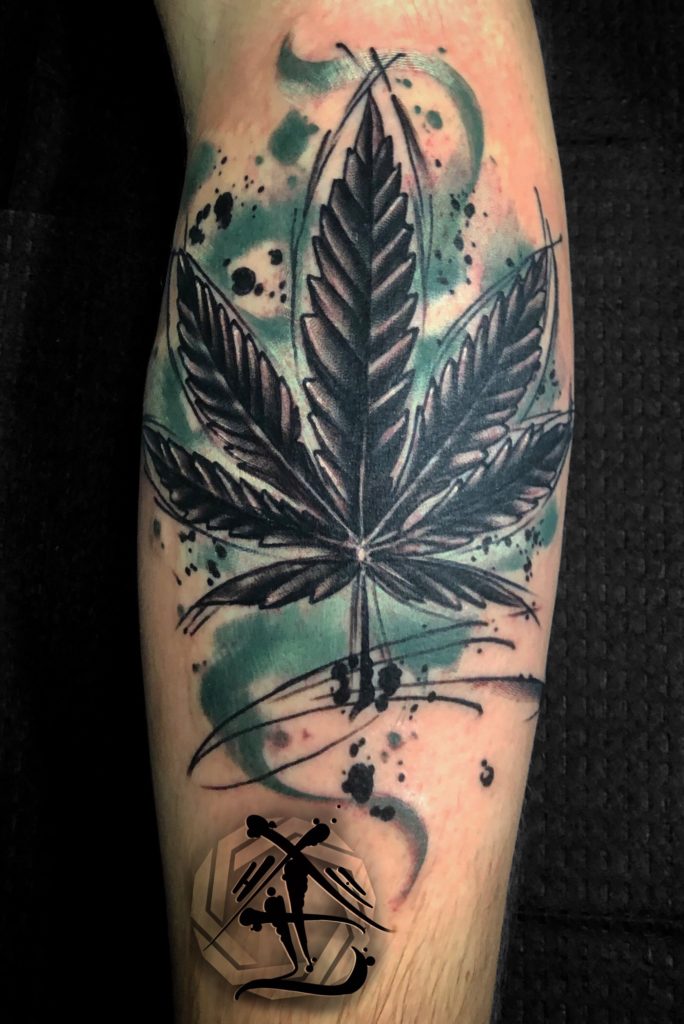 tatuagem de maconha masculina